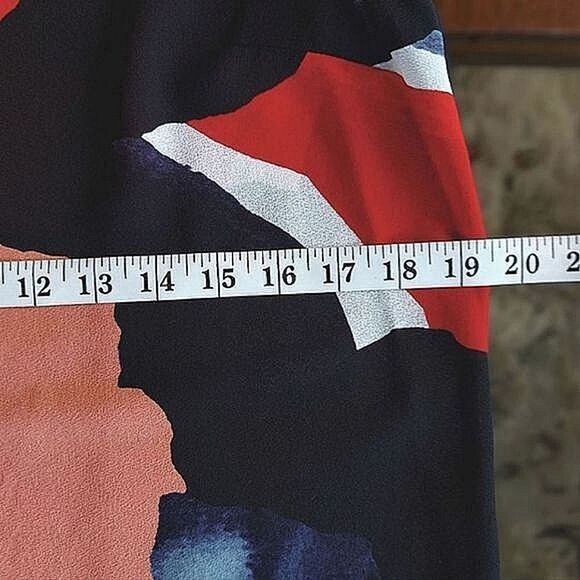 DKNY sheer sleeveless multicolour abstract pattern sleeveless blouse size M - Picture 11 of 14